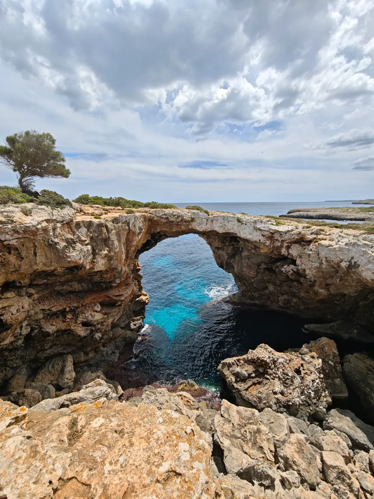 The iconic rock bridge